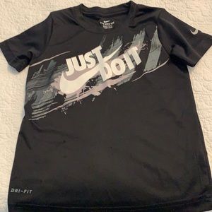 Nike boys dri-fit tee